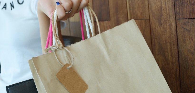 4-dicas-valiosas-para-economizar-ao-comprar-sacolas-de-papel
