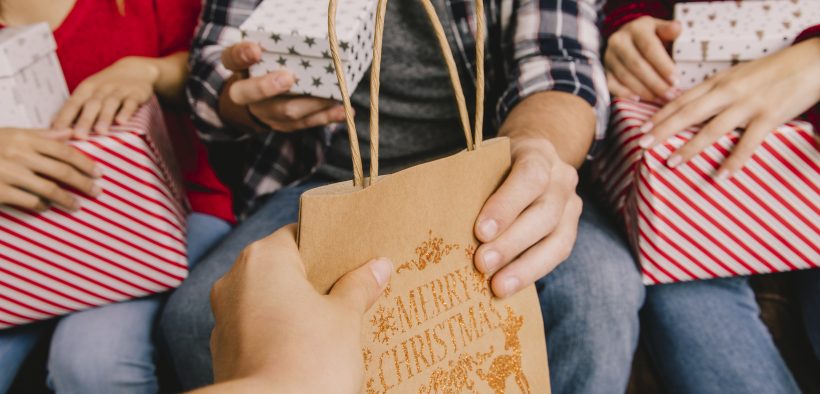 experiência-de-compra-completa-como-sacolas-de-papel-reforçadas-fazem-a-diferença-no-Natal